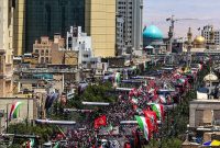 تشییع و تدفین پیکر امام شهید در مشهد مقدس