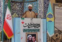 مسئولان بر حل مشکلات معیشتی تلاش کنند